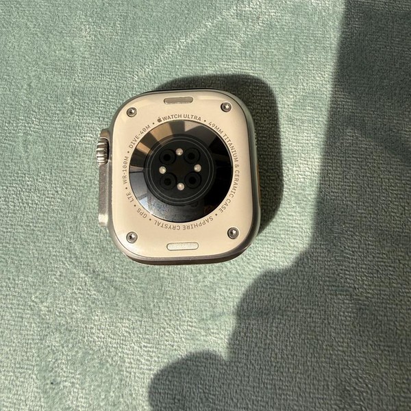 Apple Watch Ultra 49mm - Unlocked, Titanium, A2622