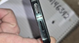 Good
													Motorola Razr Ultra (2025) - Unlocked, PANTONE Scarab, 512 GB, 16 GB, photo 5 of 24