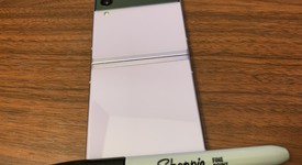 Good
													Samsung Galaxy Z Flip3 5G - Unlocked, Lavender, 128 GB, 8 GB, SM-F711U1, photo 3 of 3