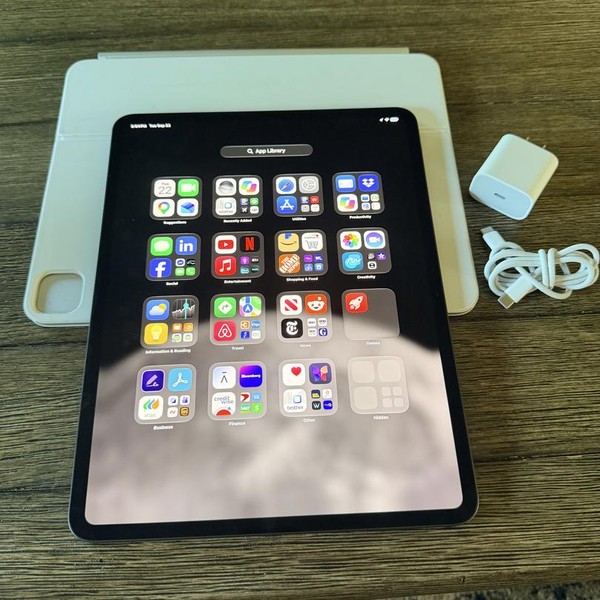 Apple iPad Pro 13 inch (M4) 2024 - Wi-Fi, 512 GB, Black, 8 GB, A2925, Standard Glass