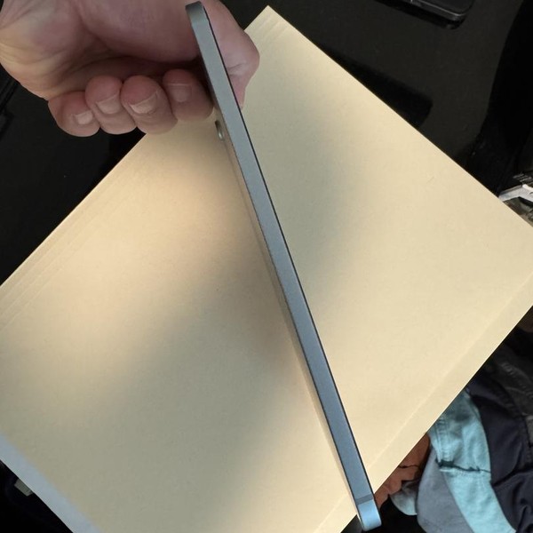 Apple iPad Mini (7th Gen) - Unlocked, 128 GB, Blue, A2995