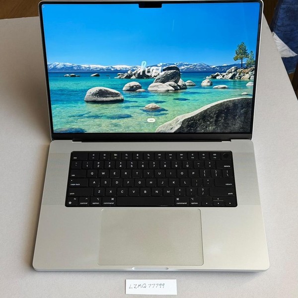 MacBook Pro 2021 - 16 inch - 2 TB, Silver, 32 GB, Apple M1 Pro 10-core