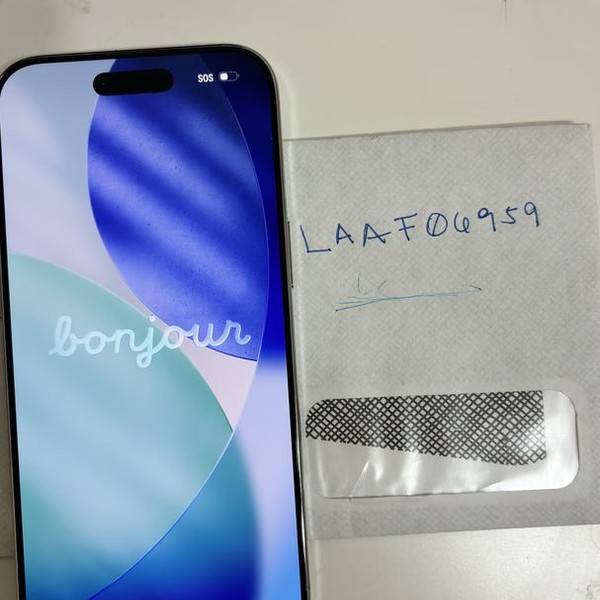 Apple iPhone Air - Unlocked, 256 GB, Cloud White, A3260