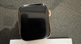Good
													Apple Watch SE 1st Gen 44mm - Gold, A2352 - GPS, Aluminum, photo 1 of 8