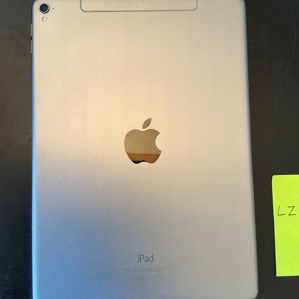 Apple iPad Pro 9.7 inch - AT&T, 32 GB, Gray, A1674