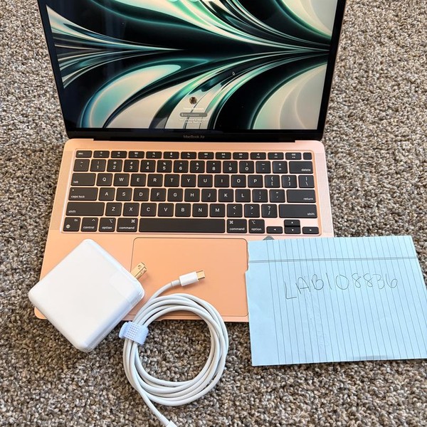 MacBook Air 2020 - 13 inch - 256 GB, Gold, 8 GB, Apple M1