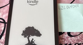 Mint
													Amazon Kindle Paperwhite 12th Gen 2024 - Amazon, Pink, photo 1 of 6