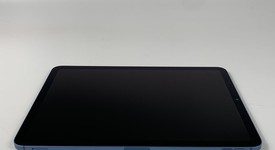 Good
													Apple iPad Air 5th Gen - Unlocked, Blue, 64 GB, A2589, photo 2 of 7