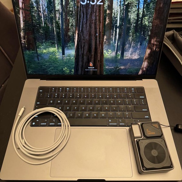 MacBook Pro 2021 - 16 inch - 1 TB, Gray, 16 GB, Apple M1 Pro 10-core