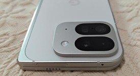 Mint
													Google Pixel 9 Pro Fold - Unlocked, Porcelain, 512 GB, GGH2X, photo 5 of 18
