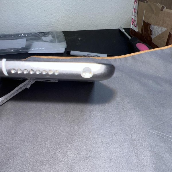 Apple iPad Pro 10.5 inch - Unlocked, 64 GB, Gray