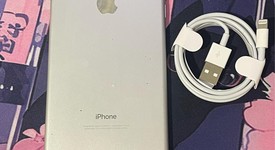 Good
													Apple iPhone 7 Plus - Unlocked, Silver, 128 GB, A1661, photo 3 of 6