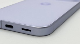 Fair
													Google Pixel 10 - Unlocked, Frost, 128 GB, GLBW0, photo 5 of 7