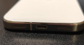 Mint
													Google Pixel 10 Pro - Unlocked, Porcelain, 128 GB, G4QUR, photo 4 of 7