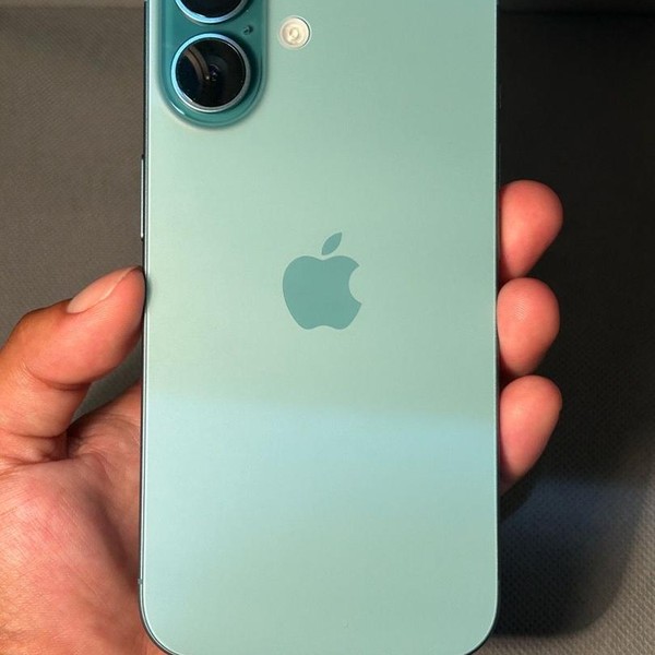 Apple iPhone 16 - Unlocked, 128 GB, Teal, A3081