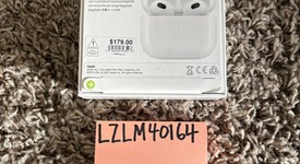 New
													Apple AirPods 3rd Gen - MagSafe Case, photo 2 of 2