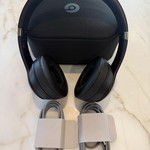 Used Beats Solo 4 - Black