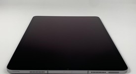 Good
													Apple iPad Pro 12.9" 6th Gen 2022 - Unlocked, Silver, 2 TB, photo 5 of 7