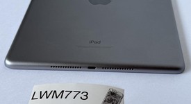 Mint
													Apple iPad 6th Gen - Unlocked, Gray, 32 GB, A1954, photo 5 of 7