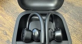 Used
													Beats Powerbeats Pro - Black, photo 3 of 17