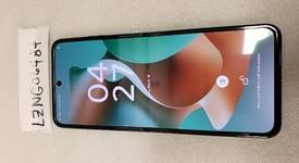 Good
													Motorola Razr (2025) - TracFone, Green, 256 GB, 8 GB, photo 1 of 4