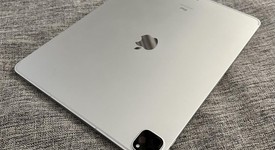 Good
													Apple iPad Pro 12.9" 4th Gen 2020 - Unlocked, Silver, 256 GB, A2069, photo 3 of 5