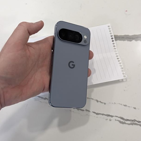 Google Pixel 10 Pro - Unlocked, 128 GB, Moonstone, GA09887