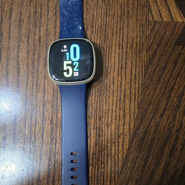 Fitbit Versa 3 - Gold