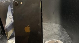 Fair
													Apple iPhone SE 2nd Gen 2020 - Unlocked, Black, 64 GB, A2275, photo 5 of 11