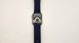 Good
													Apple Watch Series 9 45mm - Unlocked, Starlight, A2984 - Cellular, Aluminum, photo 2 of 7