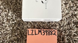 New
													Apple AirPods 3rd Gen - MagSafe Case, photo 1 of 2