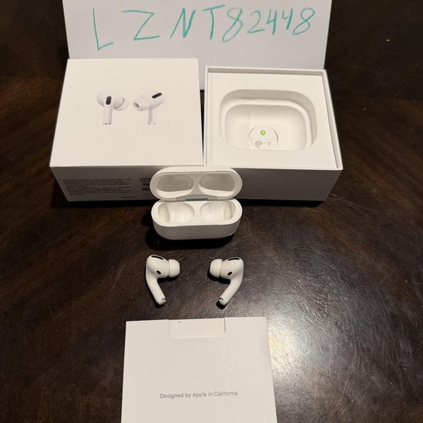 Apple AirPods Pro - Wireless Case