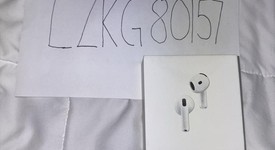 New
													Apple AirPods 4th Gen - Active Noise Cancellation, photo 1 of 4