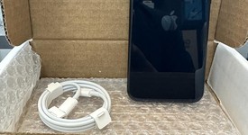 Mint
													Apple iPhone SE 3rd Gen 2022 - Unlocked, Midnight, 64 GB, A2595, photo 2 of 6