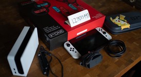 Mint
													Nintendo Switch - OLED - White, 64 GB, photo 3 of 4