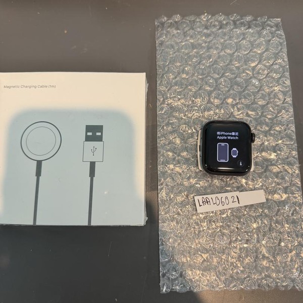 Apple Watch SE 3rd Gen 40mm - Unlocked, Midnight, A3326 - Cellular
