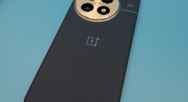 Mint
													OnePlus 13 - Unlocked, Midnight Ocean, 512 GB, 16 GB, photo 4 of 9