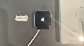 Good
													Apple Watch Series 4 40mm - Unlocked, Gold, A1975 - Cellular, Aluminum, photo 1 of 6
