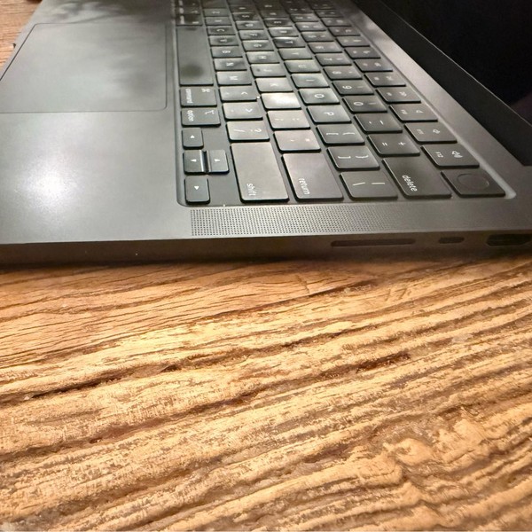 MacBook Pro 2024 - 14 inch - 1 TB, Space Black, 36 GB, Apple M4 Max 14-core