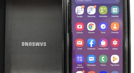 Mint
													Samsung Galaxy S10e - Unlocked, Black, 256 GB, 8 GB, SM-G970U1, photo 4 of 4