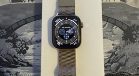 Mint
													Apple Watch Series 10 42mm - Verizon, Gold, A3001 - Cellular, Titanium, photo 3 of 9