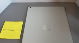 Good
													Apple iPad 9th Gen - Wi-Fi, Silver, 64 GB, A2602, photo 3 of 5