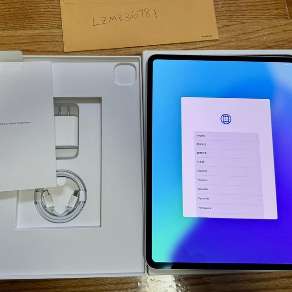 Apple iPad Pro 13 inch (M4) 2024 - Unlocked, 256 GB, Silver, 8 GB, A2926, Standard Glass