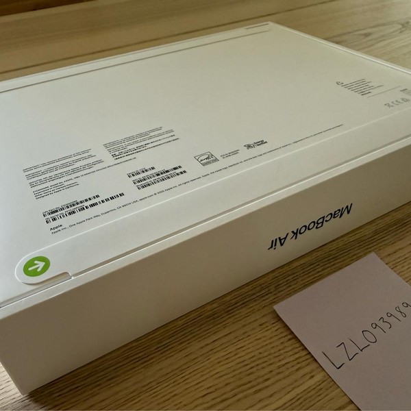 MacBook Air 2025 (M4) - 13 inch - 512 GB, Midnight, 16 GB, Apple M4