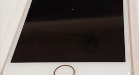 Good
													Apple iPhone 8 - Unlocked, Gold, 64 GB, A1863, photo 6 of 6