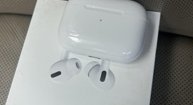 Used
													Apple AirPods Pro 2nd Gen - Lightning, photo 1 of 3