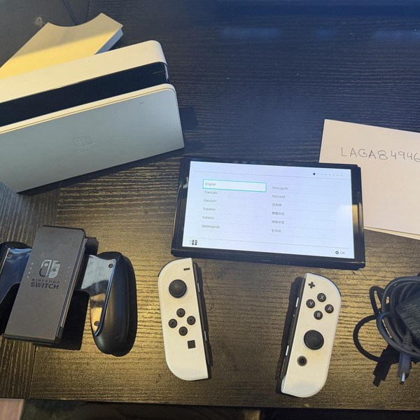 Nintendo Switch - OLED - 64 GB, White