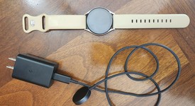 Fair
													Samsung Galaxy Watch5 - Wi-Fi, Custom, 40mm, Bespoke Edition, photo 2 of 6