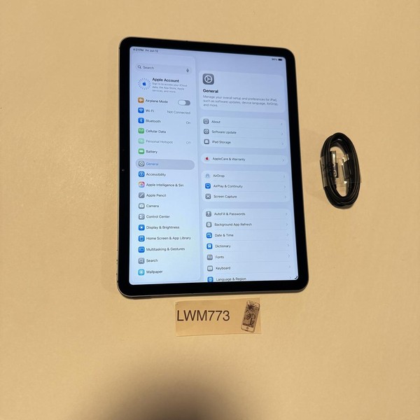 Apple iPad Air 11 inch (M2) 2024 - Unlocked, 128 GB, Gray, A2903