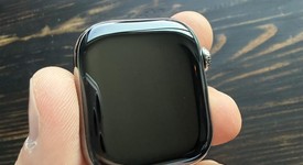 Good
													Apple Watch Series 10 42mm - Unlocked, Natural, A3001 - Cellular, Titanium, photo 3 of 11
